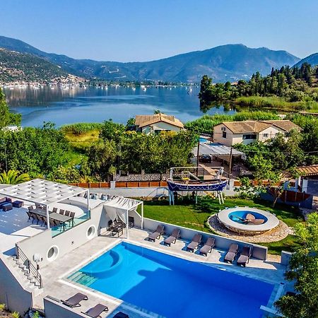 Boat Villa Yénion Екстериор снимка